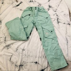 Snow is coming billabong